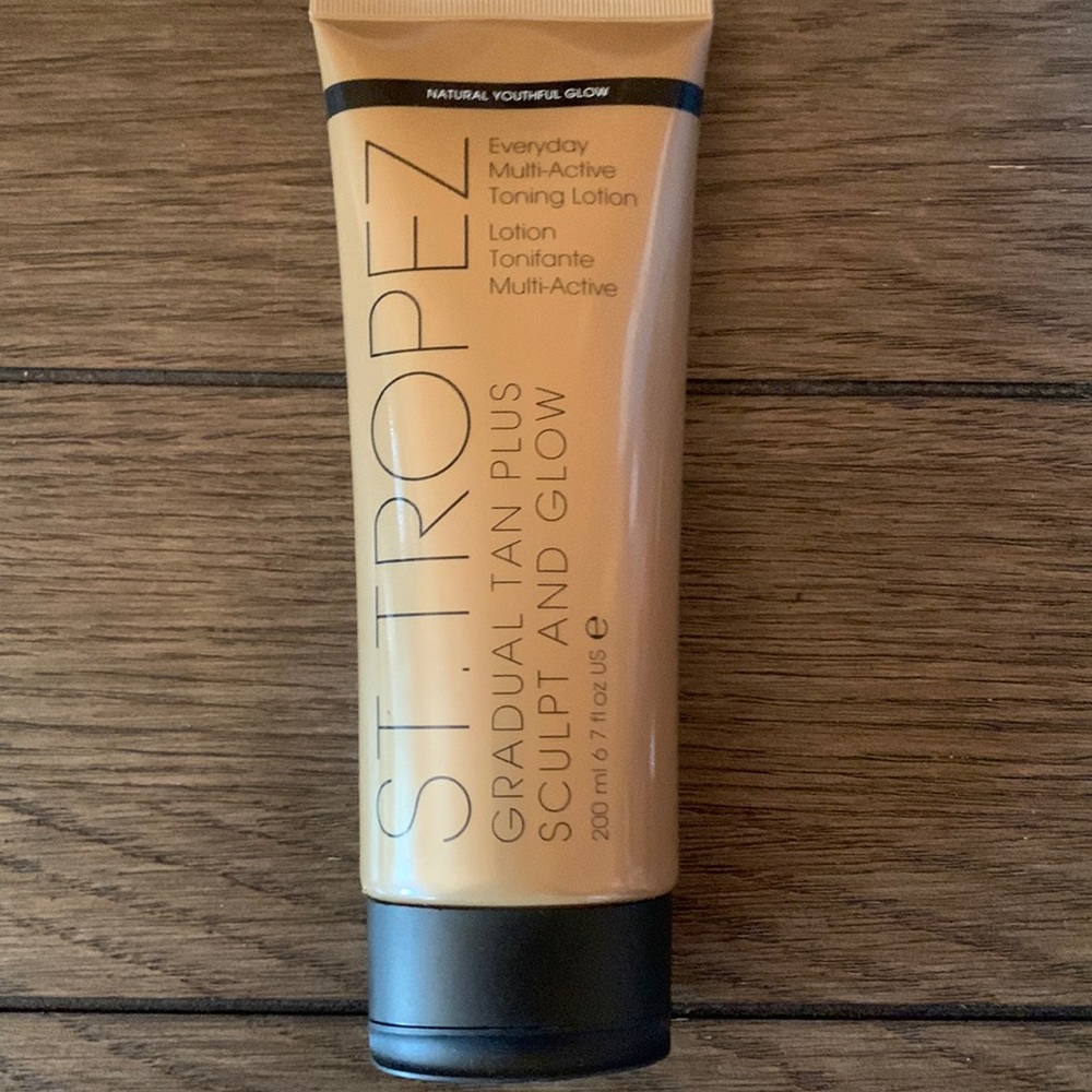 St. Tropez Gradual Tan plus Sculpt and Glow 200 ml.